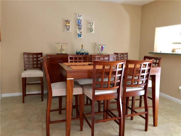 Embassy Courts, 11011 Nautilus Dr, Cooper City, Florida 33026, image 3