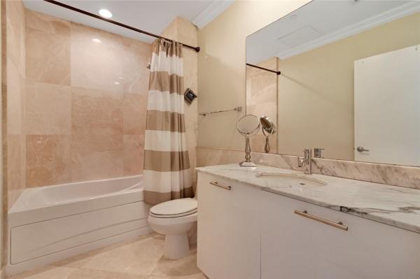 The Plaza On Brickell East, 950 Brickell Bay Dr #4403, Miami, Florida 33131, image 2