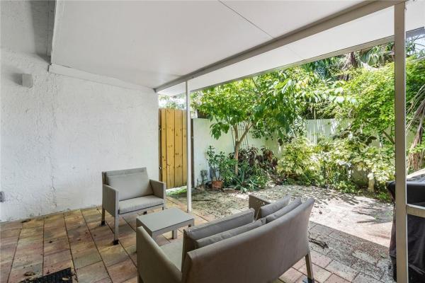 Footbridge Townhouse, 866 NE 20th Dr, Wilton Manors, Florida 33305, image 3