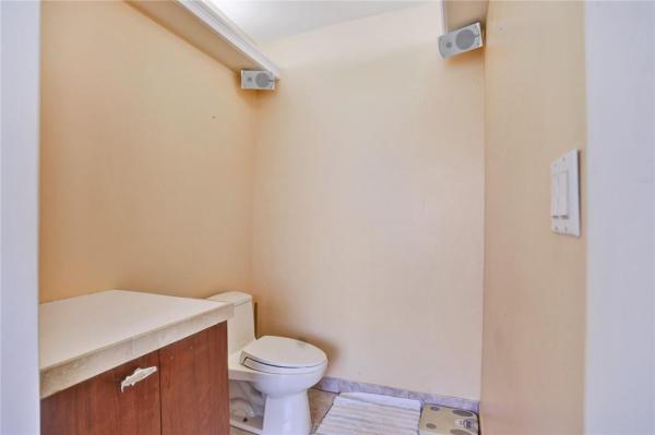 Loch Ness, 16403 Loch Ness Ln, Miami Lakes, Florida 33014, image 3