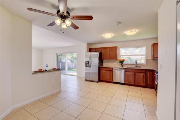 Waterford Homes, 2912 SW 13th Dr, Deerfield Beach, Florida 33442, image 1