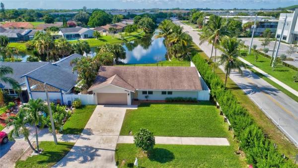 Waterford Homes, 2912 SW 13th Dr, Deerfield Beach, Florida 33442, image 3