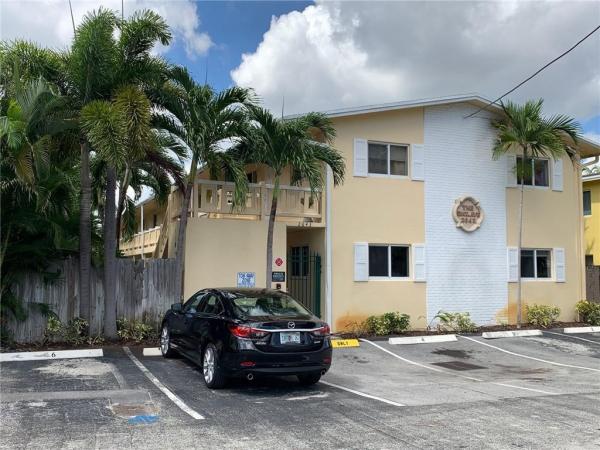 The Enclave At Wilton Manors, 2643 NE 8th Ave #10, Wilton Manors, Florida 33305, image 2