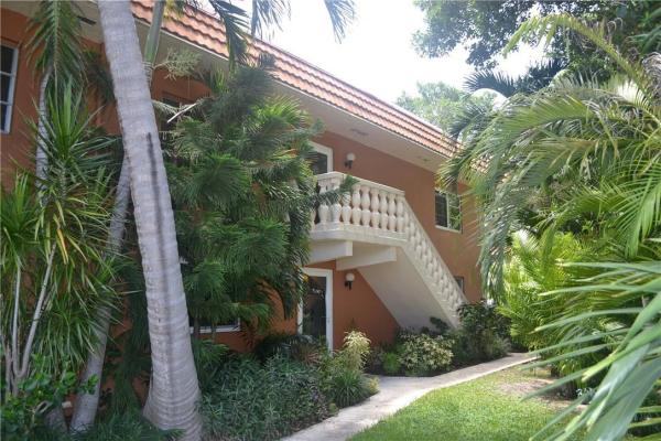 Manor Grove Village, 1920 NE 1st Ter #220H, Wilton Manors, Florida 33305, image 2