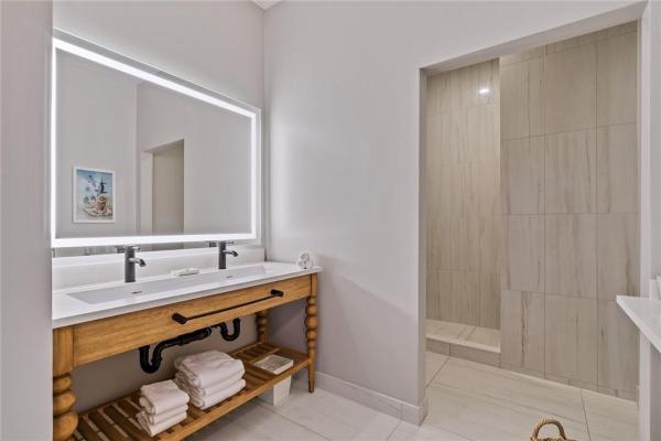 Pelican Grand Beach Resort, 2000 N Ocean Blvd #925, Fort Lauderdale, Florida 33305, image 1