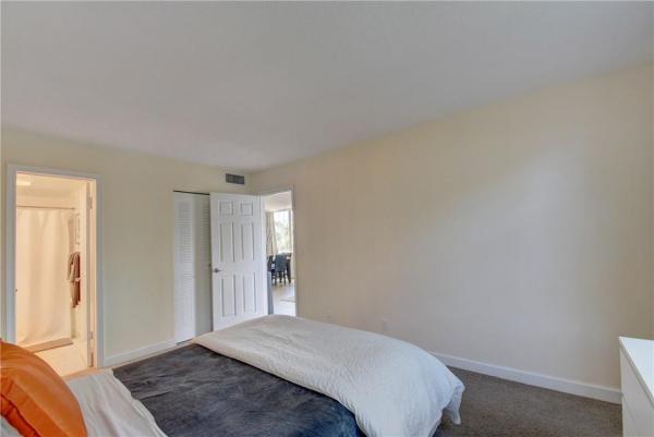 Bermuda Cay, 641 E Woolbright Rd #301, Boynton Beach, Florida 33435, image 2