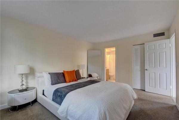 Bermuda Cay, 641 E Woolbright Rd #301, Boynton Beach, Florida 33435, image 3