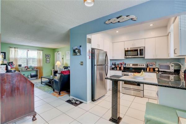 Paradise Gardens 4, 2200 Taylor St #201, Hollywood, Florida 33020, image 1