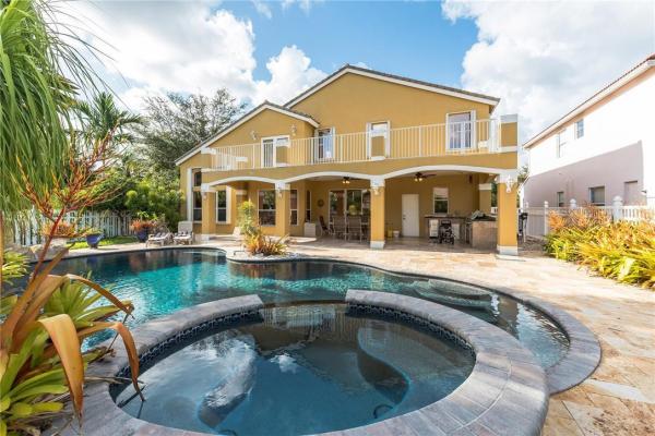 Shadow Creek Village, 6151 Shadow Tree Ln, Lake Worth, Florida 33463, image 1