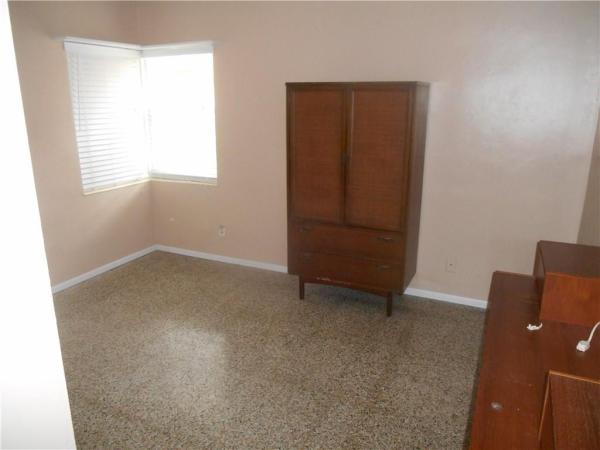 North Andrews Terrace, 5240 NE 3rd Ave, Oakland Park, Florida 33334, image 1