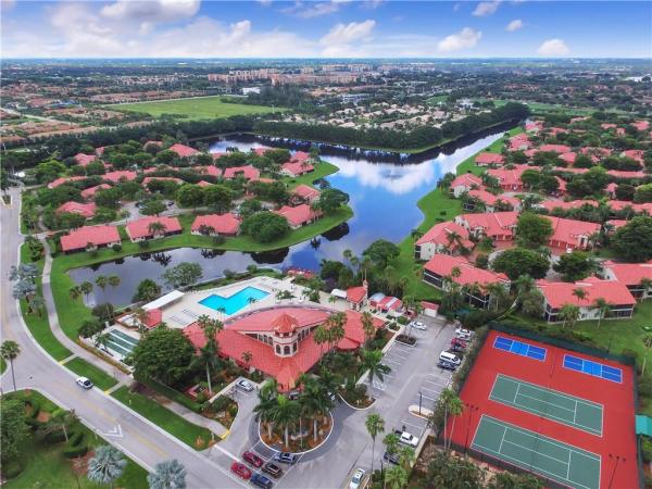 The Lexington Club Villas, 7856 Lexington Club Blvd #C, Delray Beach, Florida 33446, image 1