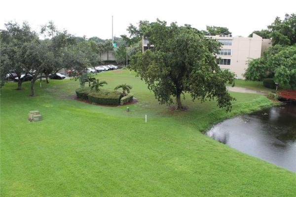 Evergreen Of Pine Island Ridge, 9451 Evergreen Pl #404, Davie, Florida 33324, image 1