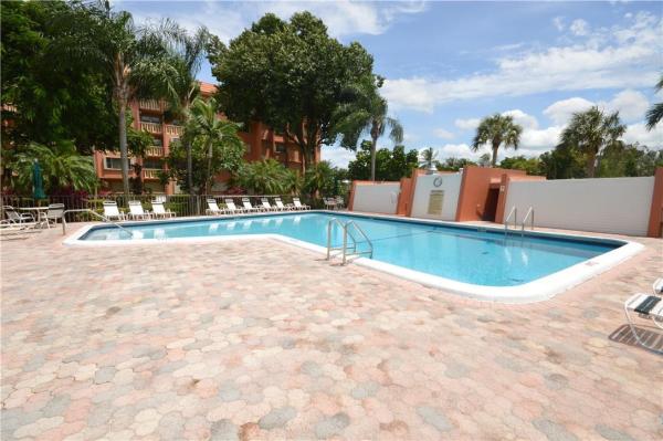 River Reach, 900 River Reach Dr #305, Fort Lauderdale, Florida 33315, image 2