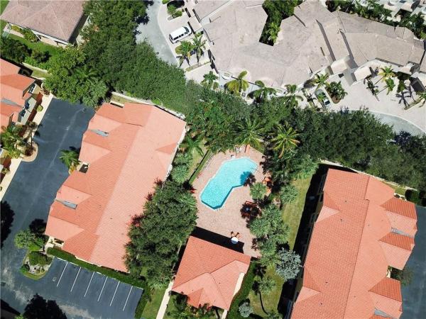 Cabana Bay Village, 2121 S Ocean Blvd #703, Lauderdale By The Sea, Florida 33062, image 1