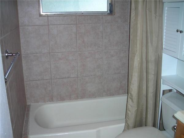 Wilton Village, 2607 NE 8th Ave #24, Wilton Manors, Florida 33334, image 1
