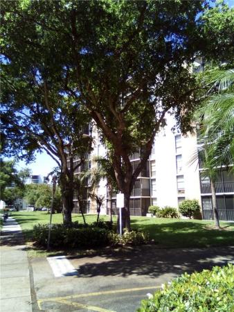 Bravura, 3101 N Country Club Dr #103, Aventura, Florida 33180, image 2