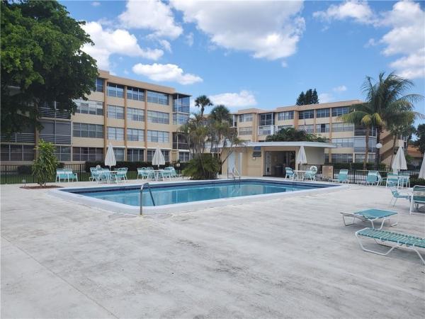 Watergate, 2781 Taft St #207, Hollywood, Florida 33020, image 1