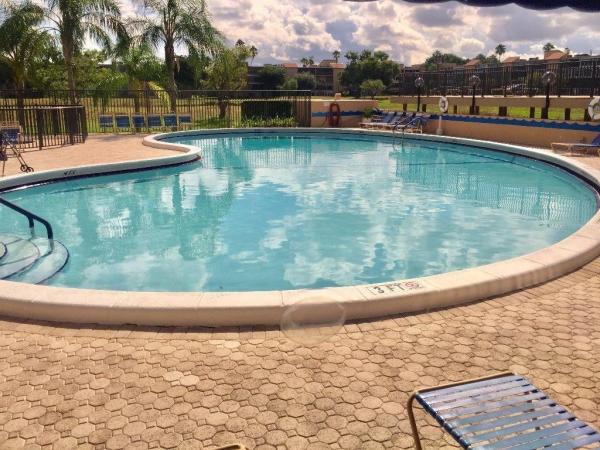 Palm Lakes, 7320 Lake Circle Dr #301, Margate, Florida 33063, image 1