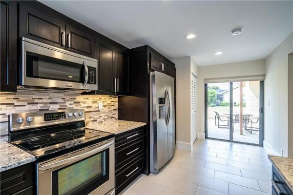 The Lakes Of Deer Creek, 3074 Deer Creek Lake Shore Dr, Deerfield Beach, Florida 33442, image 2