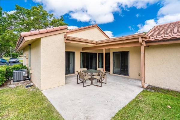 The Lakes Of Deer Creek, 3074 Deer Creek Lake Shore Dr, Deerfield Beach, Florida 33442, image 1