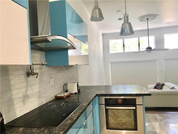 Le Point, 2410 NE 135th St #2410, North Miami, Florida 33181, image 2
