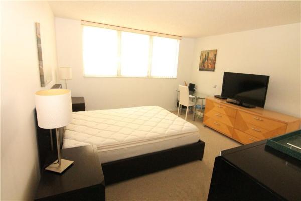 Hollybrook Golf & Tennis Club, 611 S Hollybrook Dr #104, Pembroke Pines, Florida 33025, image 1