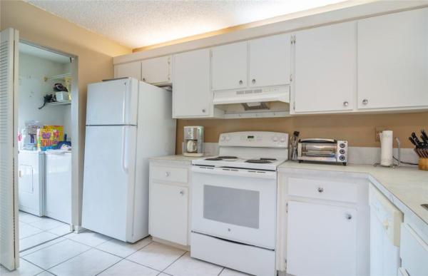 Heftler Townhouses At Red Bridge, 7959 NW 41st Ct, Sunrise, Florida 33351, image 1