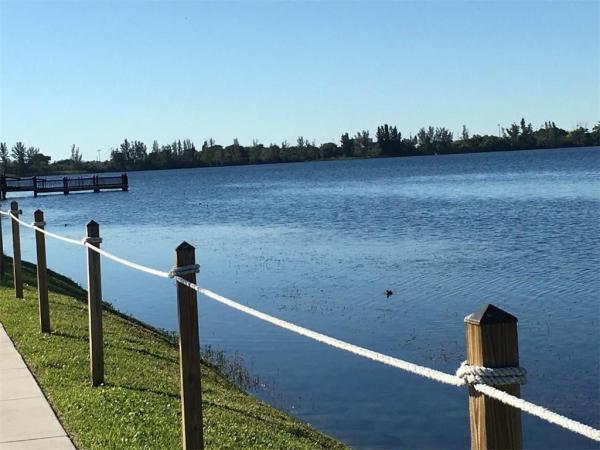 Lake Emerald, 111 Lake Emerald Dr #407, Oakland Park, Florida 33309, image 1