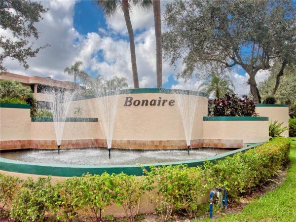 Bonaire At Woodmont, 7531 NW 79th Ave #201, Tamarac, Florida 33321, image 1