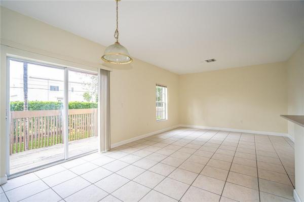 Parktown Villas, 705 NE 43rd St, Oakland Park, Florida 33334, image 1