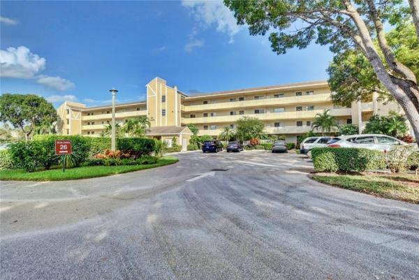 Huntington Lakes 3, 14376 Amberly Ln #106, Delray Beach, Florida 33446, image 1