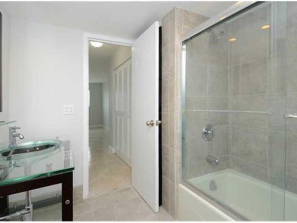 River Manor, 3002 NE 5th Ter #202-B, Wilton Manors, Florida 33334, image 3