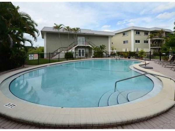 River Manor, 3002 NE 5th Ter #202-B, Wilton Manors, Florida 33334, image 2