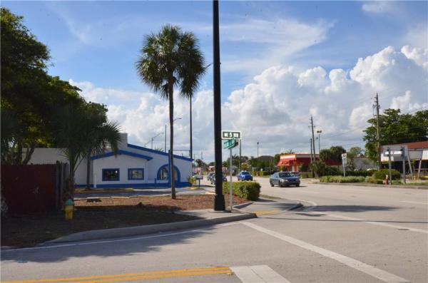 Windsor Court, 3030 NE 5th Ter #14, Wilton Manors, Florida 33334, image 2
