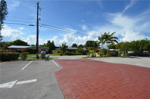 Windsor Court, 3030 NE 5th Ter #14, Wilton Manors, Florida 33334, image 3