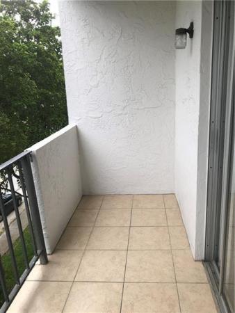 8950 NE 8th Ave #415, Unincorporated Dade County, Florida 33138, image 3