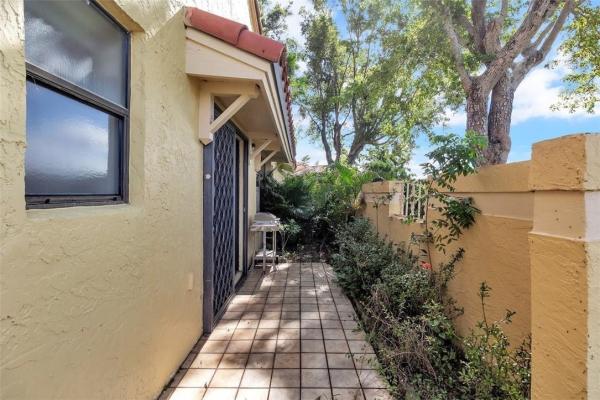 Brentwood Of Boca, 19951 Dean Dr, Boca Raton, Florida 33434, image 1