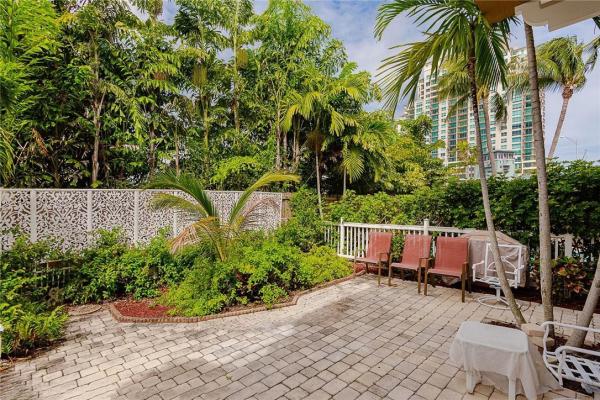 Reichenbachs, 455 SW 5th Ave, Fort Lauderdale, Florida 33315, image 2