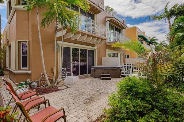 Reichenbachs, 455 SW 5th Ave, Fort Lauderdale, Florida 33315, image 3