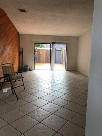Evergreen Homes Villas, 14030 SW 56th Ter, Kendale Lakes, Florida 33183, image 2