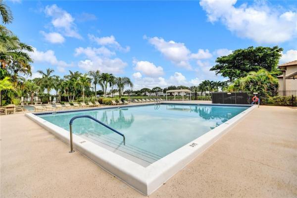 Viewpointe, 5511 Lakeside Dr #104, Margate, Florida 33063, image 1