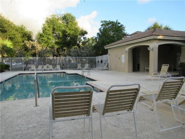 Summit Lake, 874 Summit Lake Dr, West Palm Beach, Florida 33406, image 2