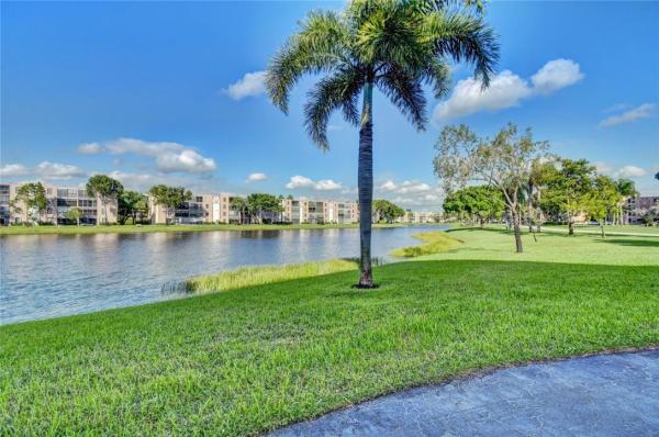 Huntington Lakes 5, 7351 Kinghurst Dr #408, Delray Beach, Florida 33446, image 3