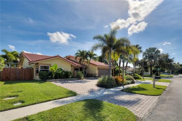 Paradise Palms, 400 NW 22nd Ave, Boca Raton, Florida 33486, image 2