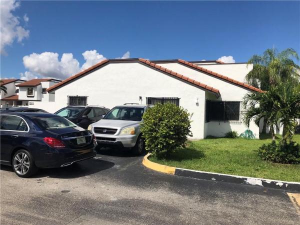 Villa Venezia, 1211 SW 124th Ct #27-E, Tamiami, Florida 33184, image 2