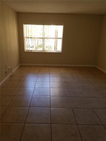 Venetian Gardens At Country Club Of Miami, 17901 NW 68th Ave #R102, Hialeah, Florida 33015, image 2