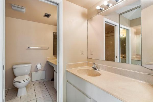 Banyan Lake, 22946 Oxford Pl #D, Boca Raton, Florida 33433, image 3
