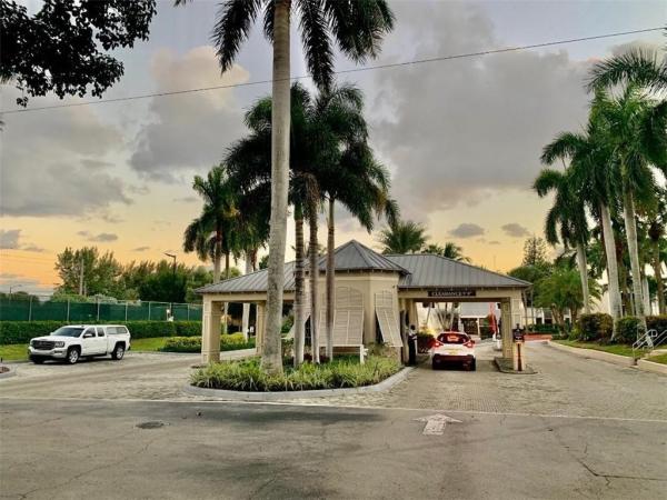 Boca Bayou, 16 Royal Palm Way #1010, Boca Raton, Florida 33432, image 2