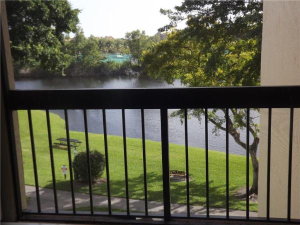 Lakeside At Delray, 950 Lavers Cir #F404, Delray Beach, Florida 33444, image 1