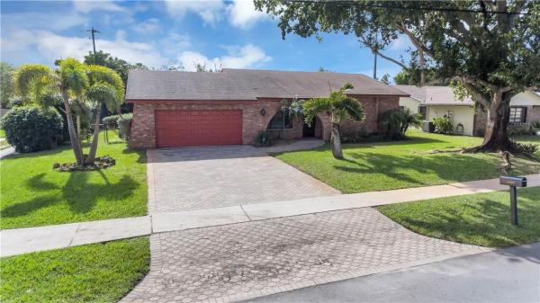 Melaleuca Isles, 12500 SW 2nd St, Plantation, Florida 33325, image 2